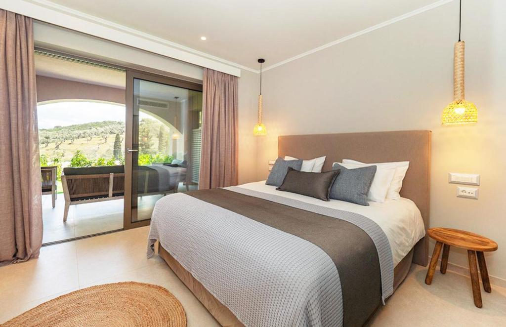 Bella Mare Hotel — Hotel rooms in Kassopei, Ionian Islands