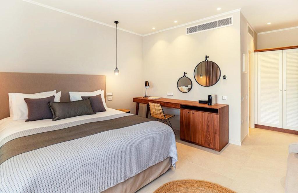 Bella Mare Hotel — Hotel rooms in Kassopei, Ionian Islands