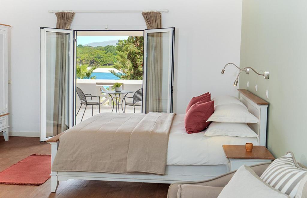Bella Mare Hotel — Hotel rooms in Kassopei, Ionian Islands