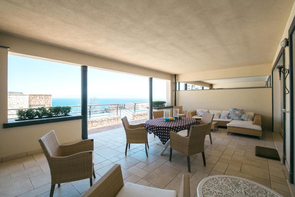 Taormina Chic Apartment - 2