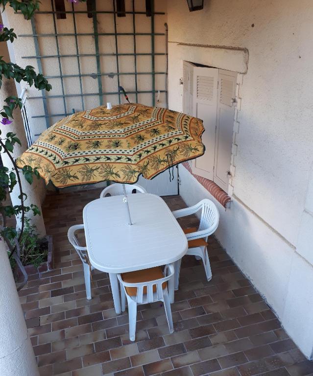MAISON 6 personnes 80M2 ENTRE LES CALANQUES DU MUGEL ET FIGUEROLLES - 4