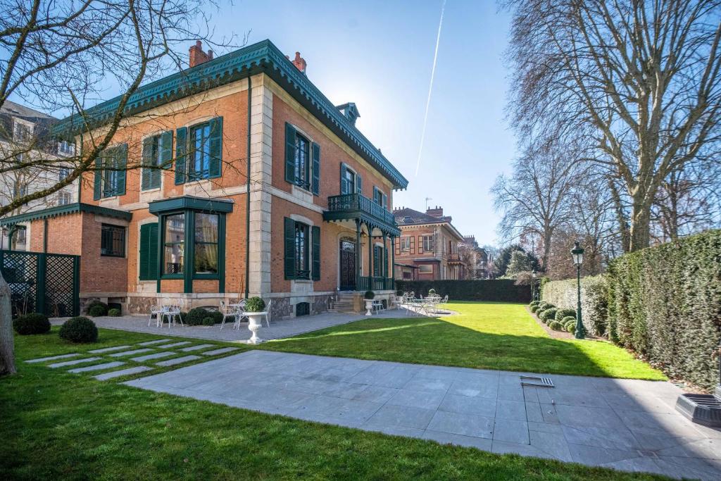 4 chambres au Chalet Clermont-Tonnerre + piscine - 1