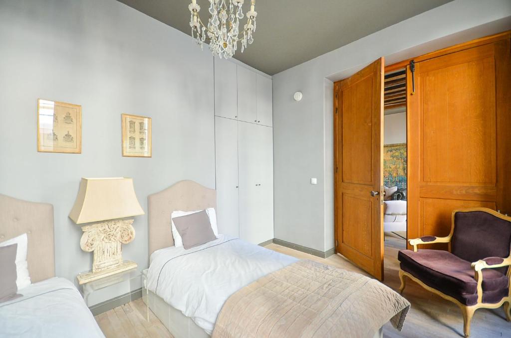 Luxurious 2bdrm 2 ba in the heart of Le Marais - 3