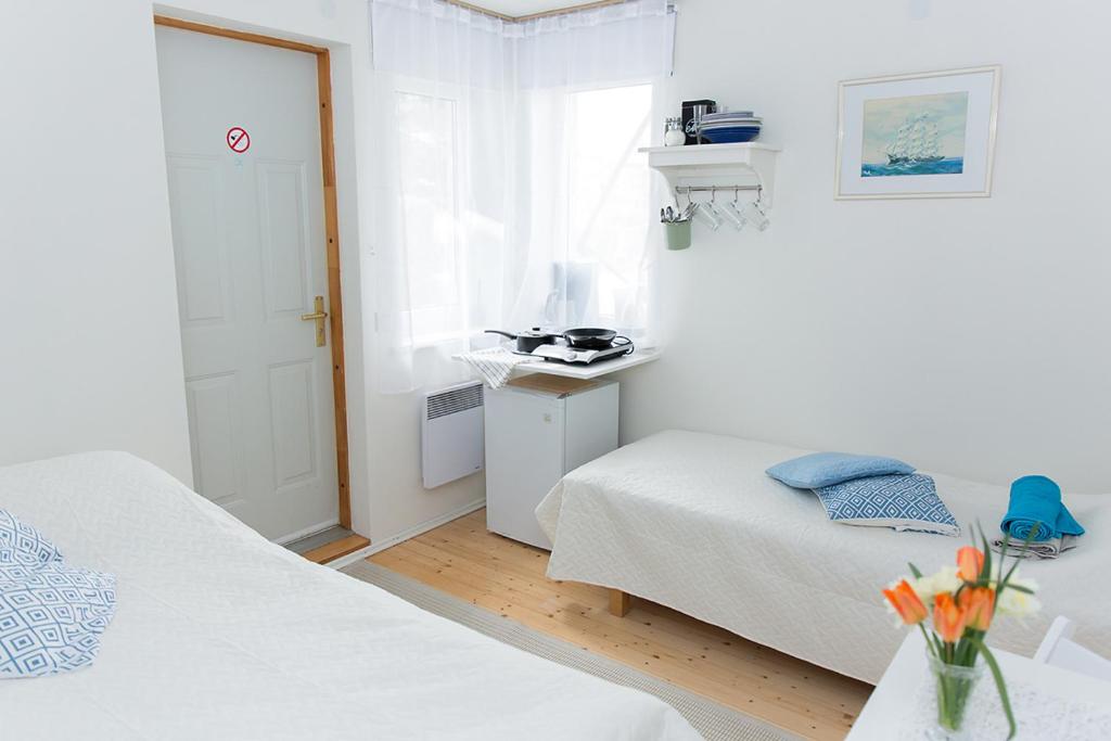 Standard Twin Room with Garden View