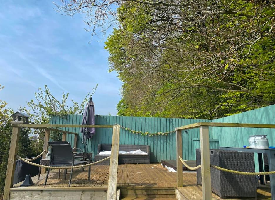 Detached Bungalow with Hot Tub, Torquay photo 8