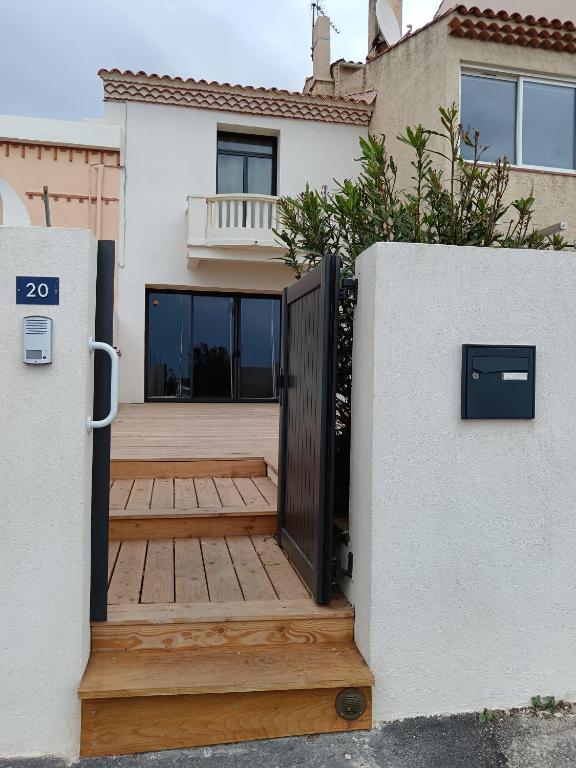 SUPERBE maison, rénovée port de Carro -terrasse,calme & lumière - 3