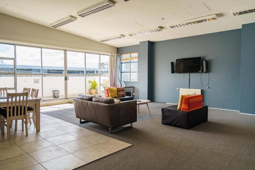 Shared lounge/TV area