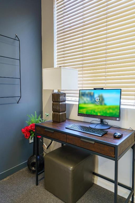 Shared lounge/TV area