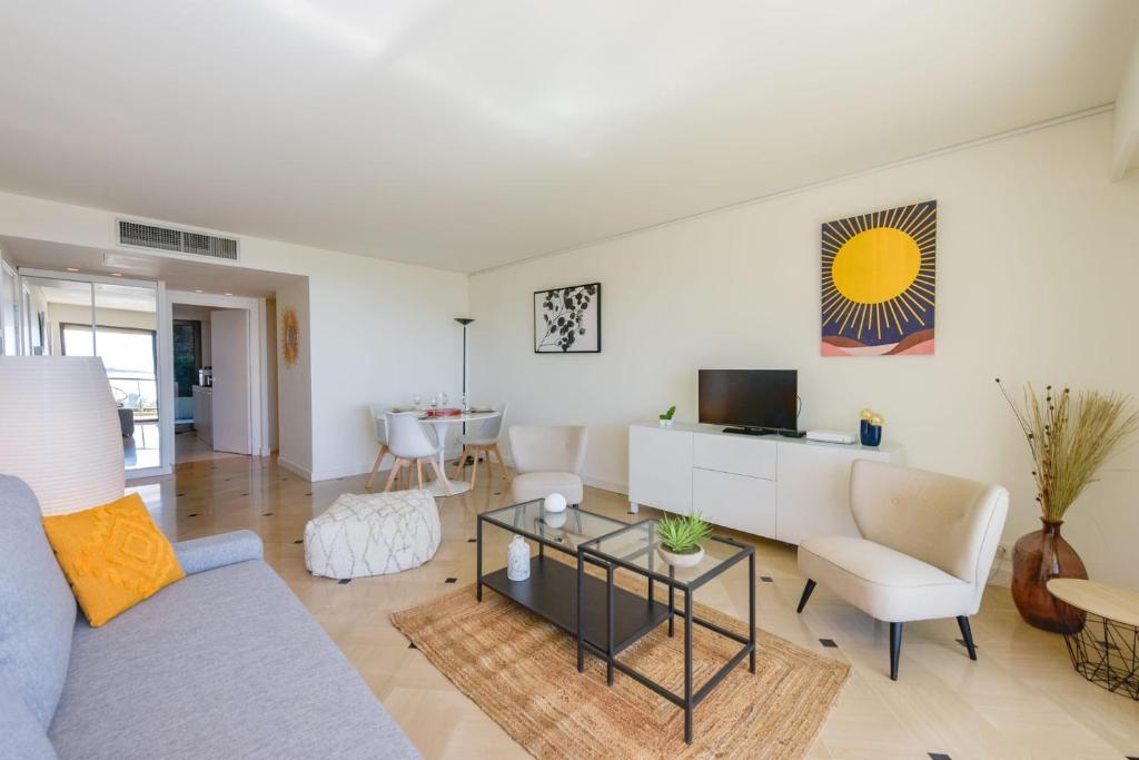 1-Br apartment calm sea view pool and parking garage - 4