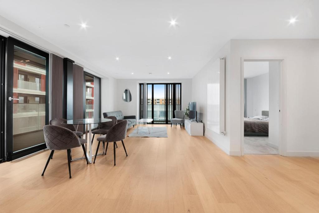 Excel 2 bedroom Apartment near City Aiport and O2 Arena, Londyn