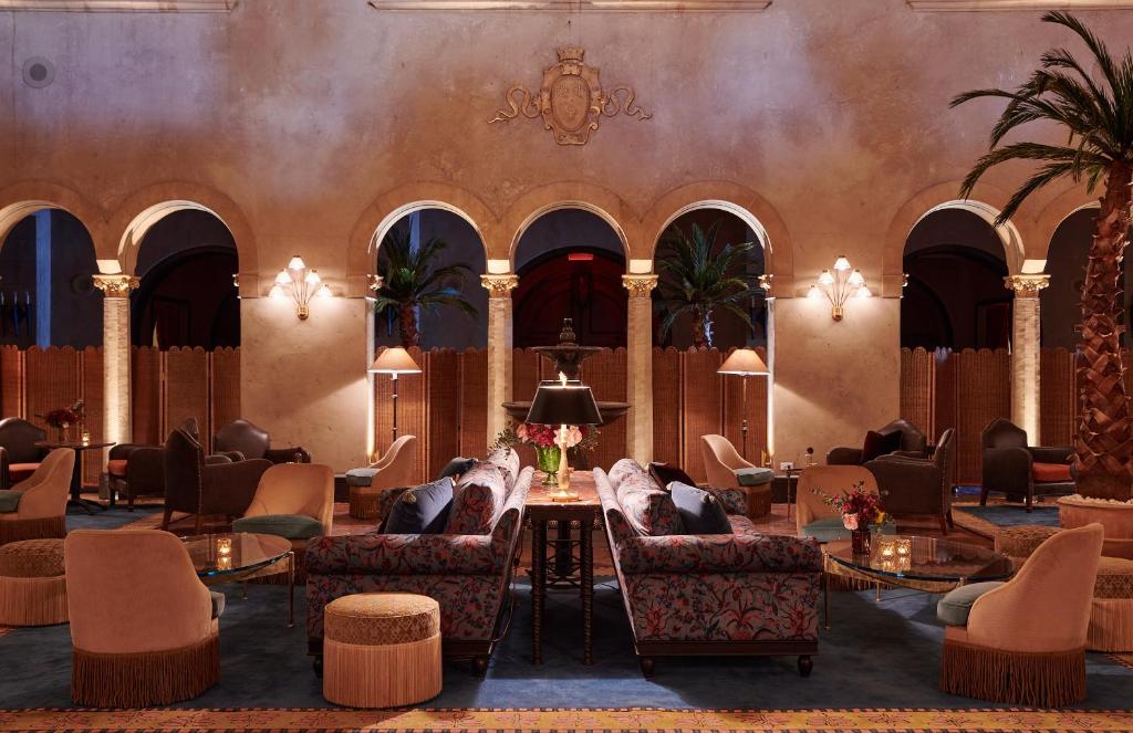 เดอะ ฮอลลีวูด รูสเวลต์ (The Hollywood Roosevelt)