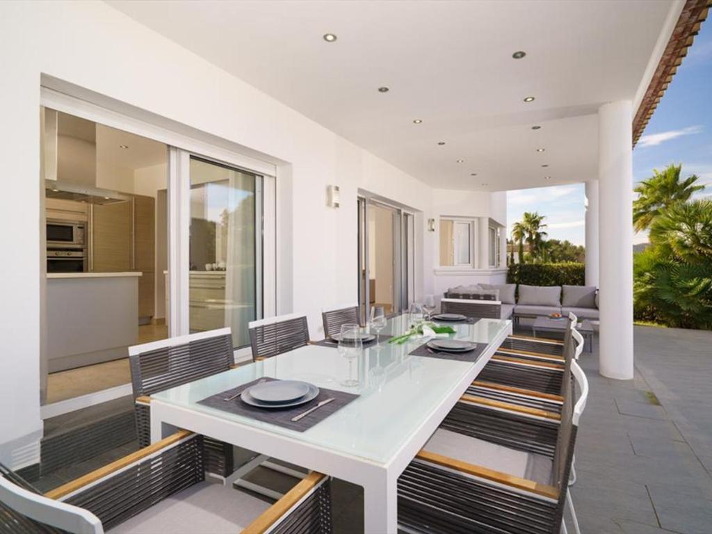 Villa con Piscina Privada y Vistas, 4 Hab, Cerca Playa, Ideal para Familias y Amigos - HISP-216-217 - 5