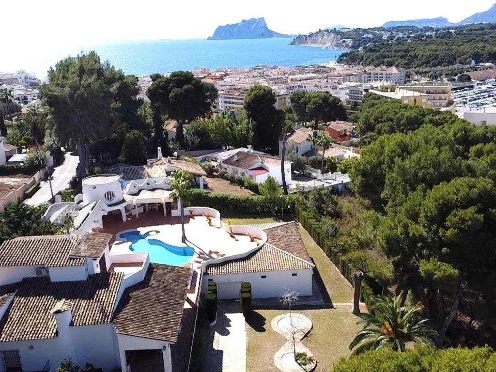 Villa de lujo en Moraira con piscina privada, cerca de la playa y servicios - HISP-216-220 - 1