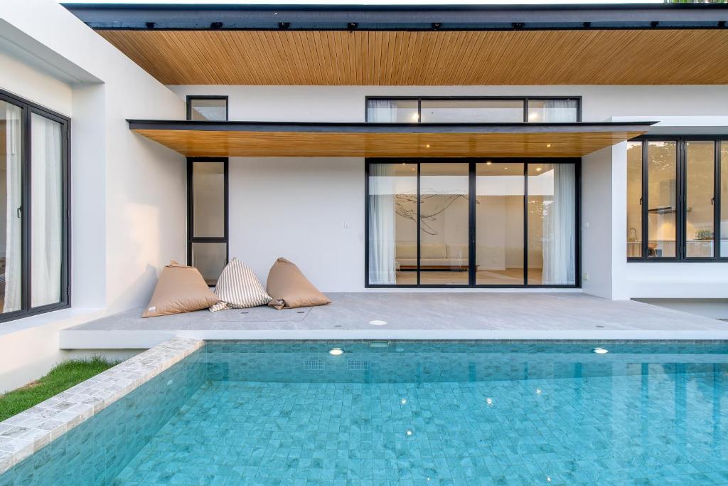 สระว่ายน้ำ