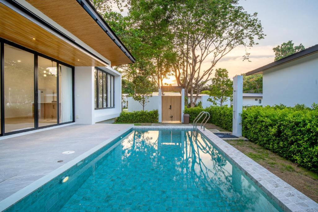 สระว่ายน้ำ