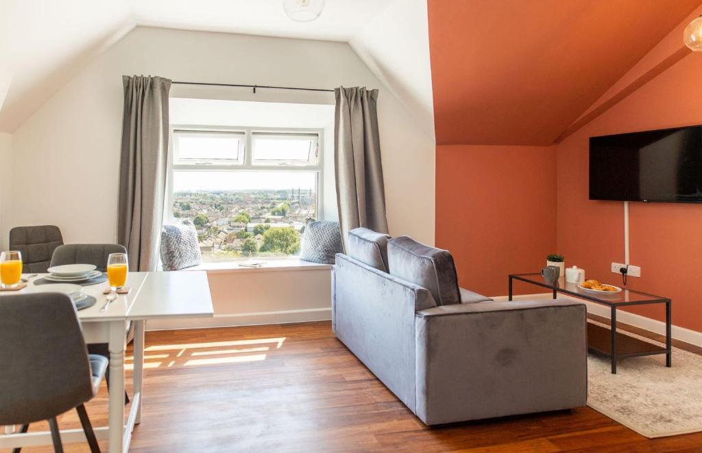 Stylish Loft Apartment with View, Newport