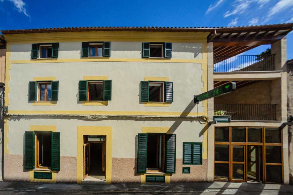 Embat - alberg juvenil — Hotel in Majorca