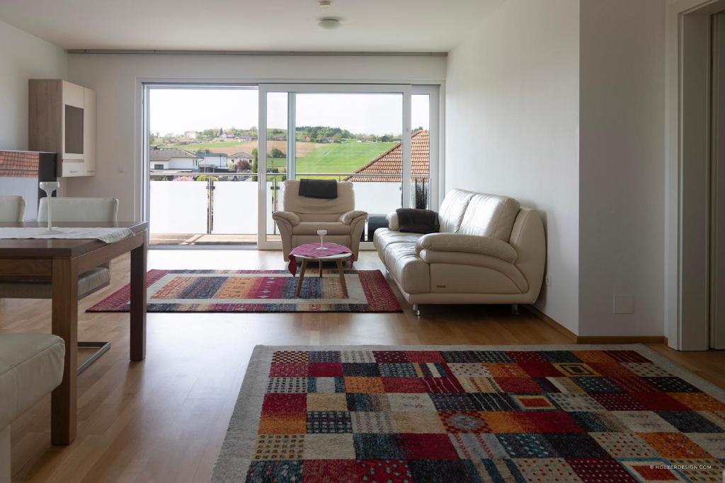 Panoramablick Dobl, Dobl-Zwaring