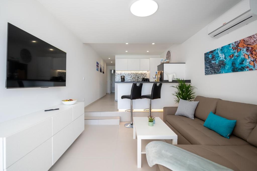 Pool Apartment Tamaran - 2