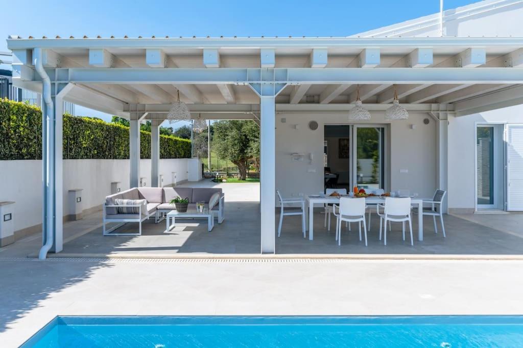 VillaTalè with private Swimming pool. Within walking distance of the beach. - 4