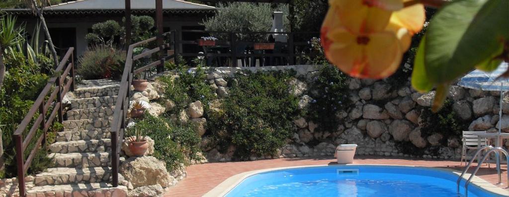 Giallonardomare-Villa con piscina - 3