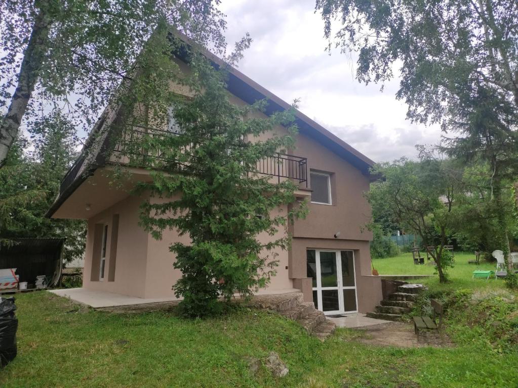 Chata na šírave, Kaluža