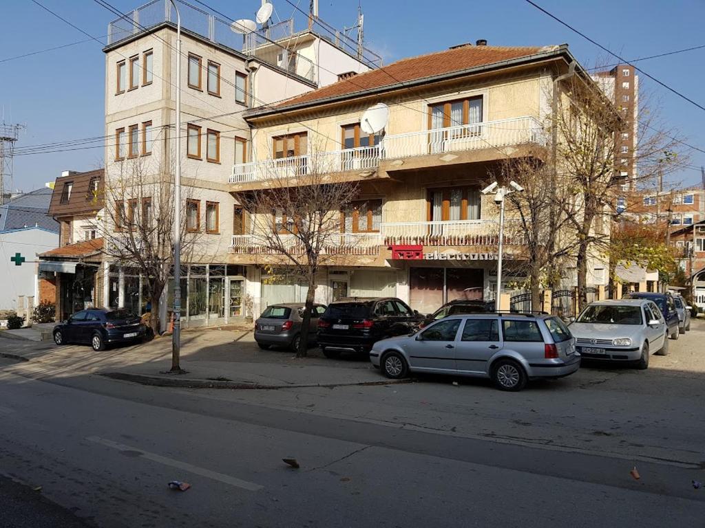 Twin Apartment, Priština