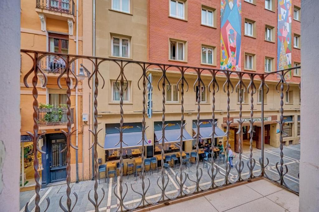 CENTRO HISTÓRICO exterior, calle Nueva dos balcones - 3