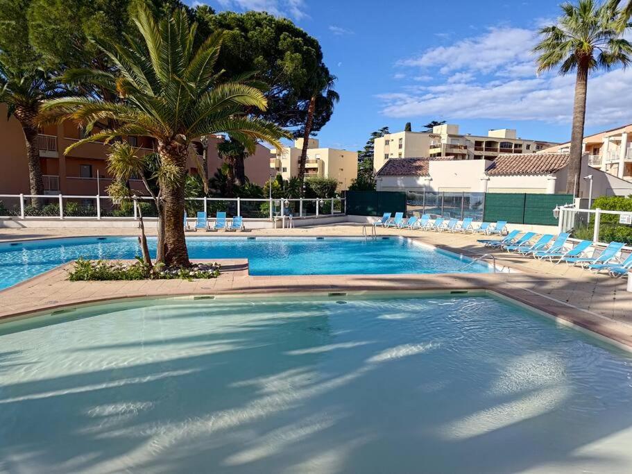 Magnifique 2 pièces Piscine Parking Plage à pied Tennis - 1