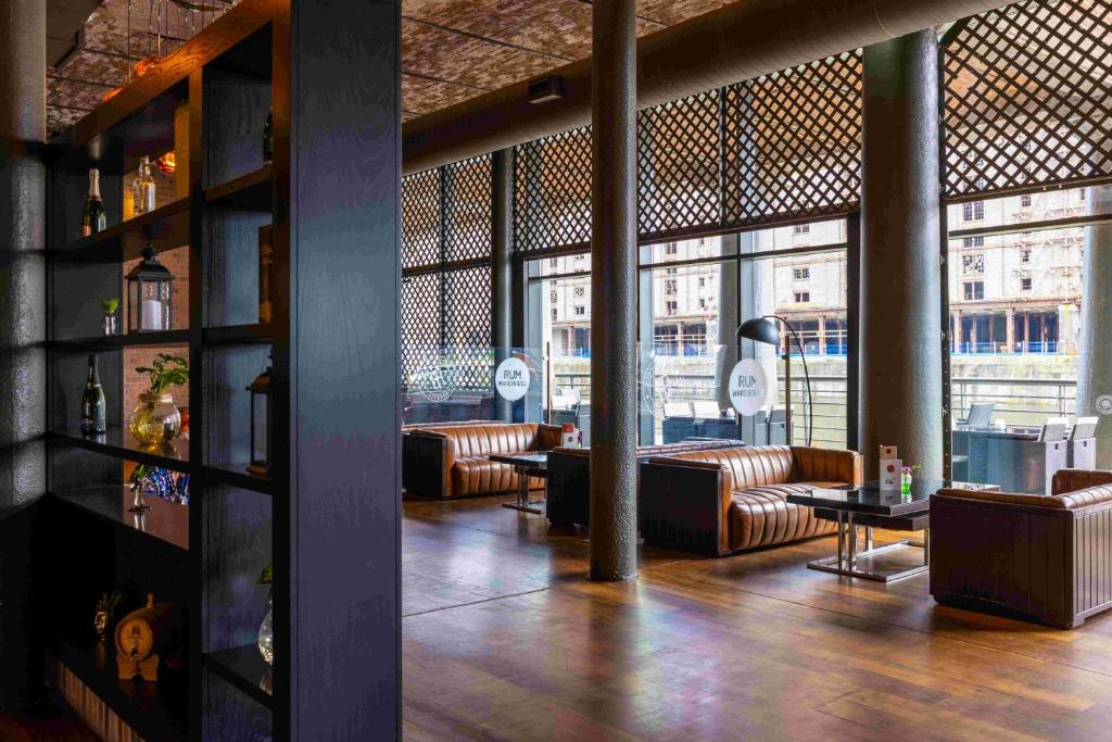 Bar/lounge