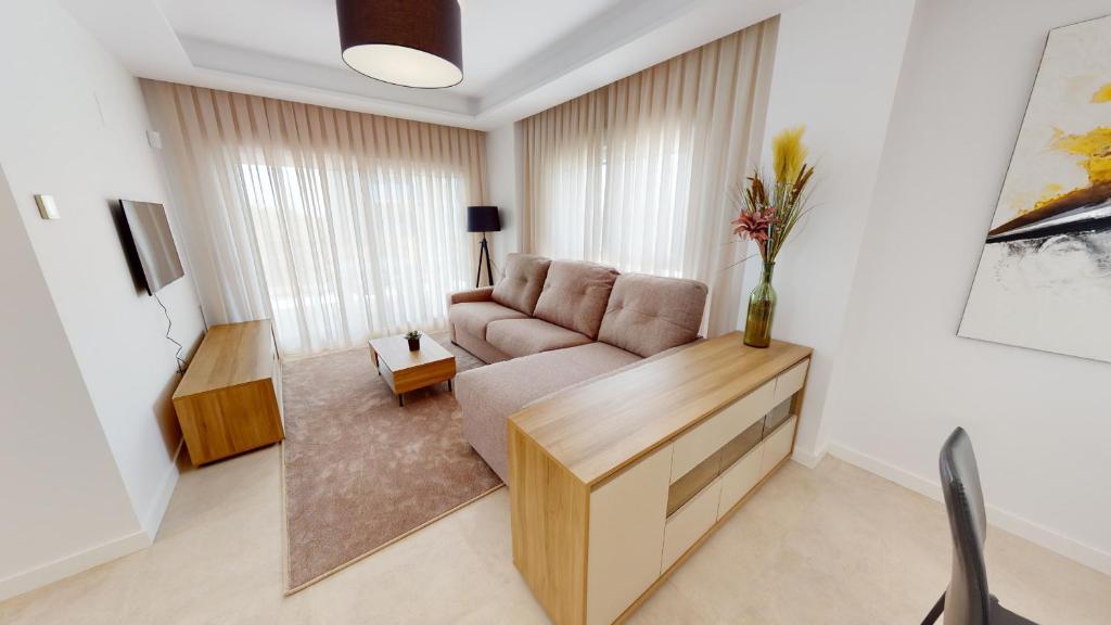 Luna by ON Travel, Oliva