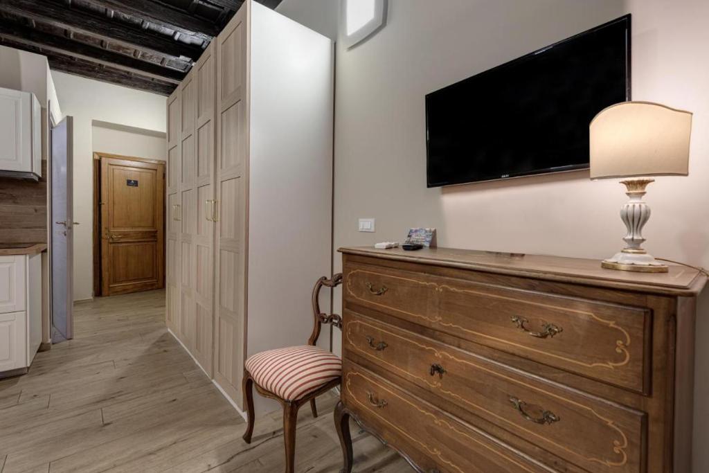 NETTUNO LUXURYH - BOLOGNACENTRO Duomo Rooms and suites - 4