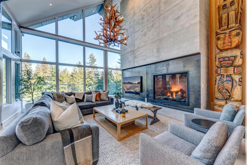 Nighthawk 3343, Whistler