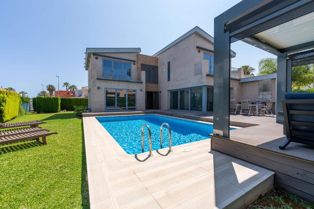 Villa Beachside Retreat by ON Travel - 2