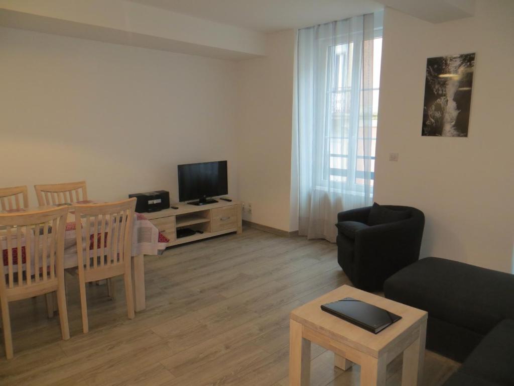 Appartement T3 spacieux au centre du village - 5
