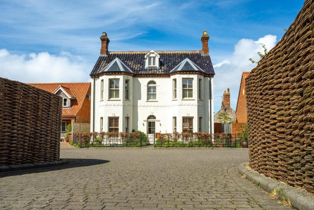 White Horses by Big Skies Cottages, Blakeney