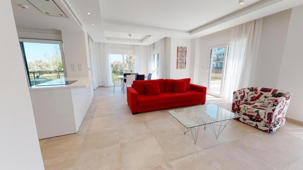 GreenHue by ON Travel, Oliva