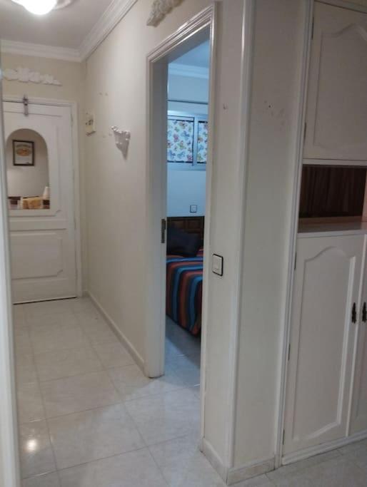 Tranquilo apartamento en San Agustin 1 dormitorio cama doble y salon con sofas camas - 4