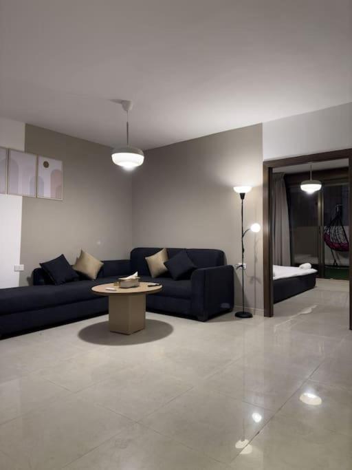 Stylish Luxe Apartment F/R 0001, Ammán