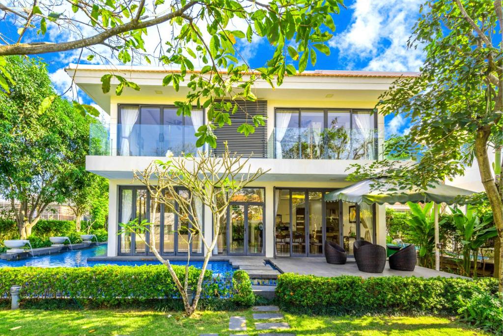 Diamond Beach Villa Da Nang