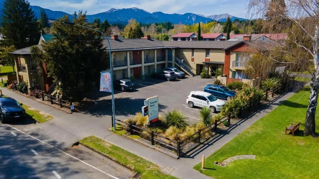Tussock Peak Lodge，位于汉默温泉的酒店