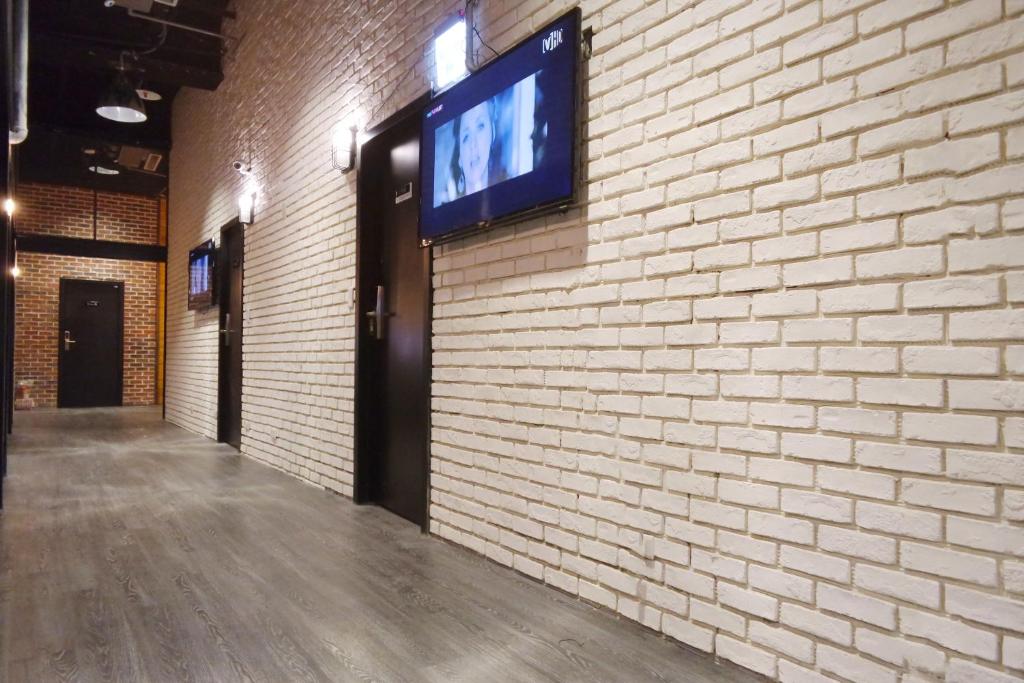 Shared lounge/TV area