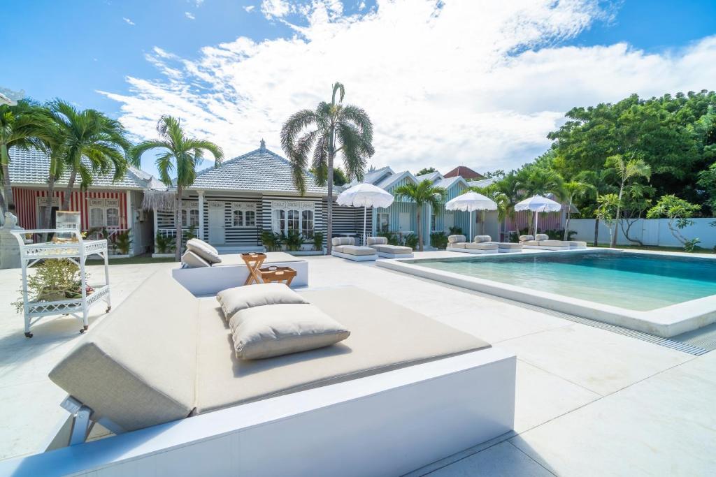 Ria Uluwatu, Tropical Chic Hotel