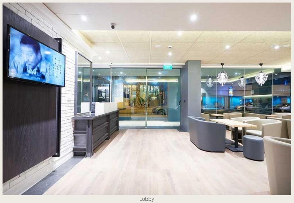 Shared lounge/TV area