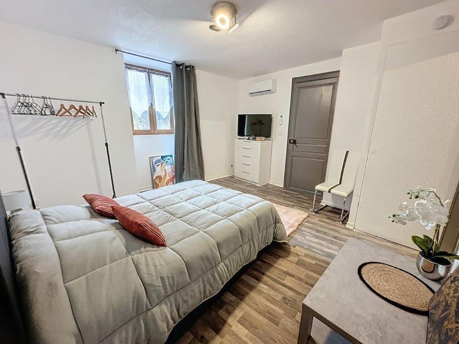 Cocon pèlerin romantique à Lourdes, appartement climatisé à 10 min Sanctuaire & gare - 5