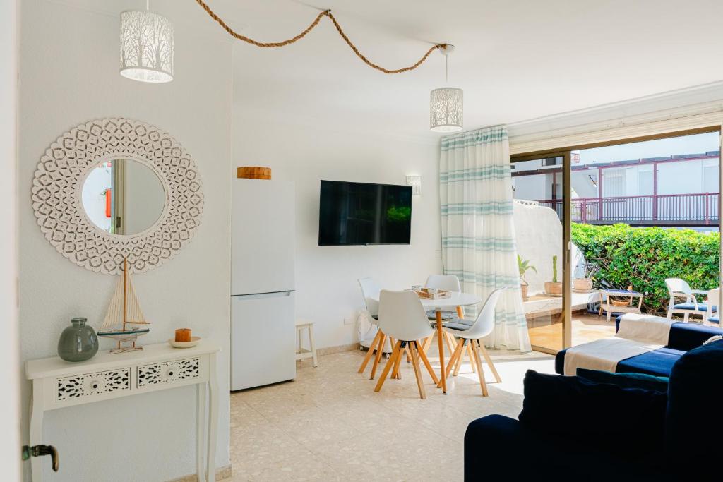 1BDR Sunny Terrace Apartment - 1