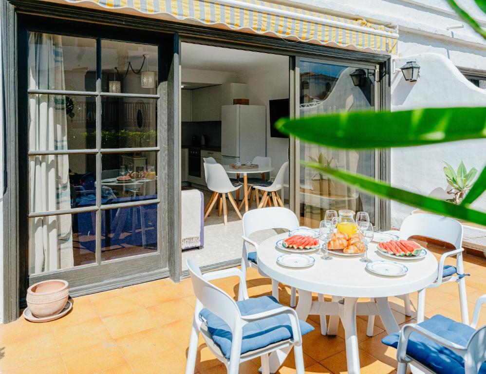 1BDR Sunny Terrace Apartment - 3