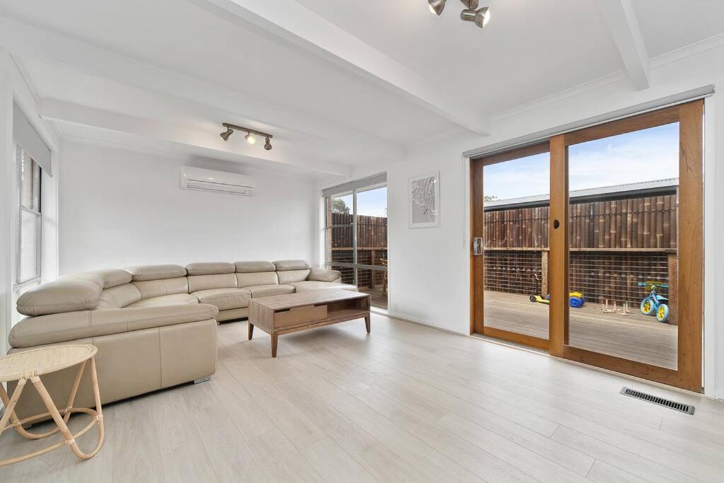 Fresh Seas, Mornington