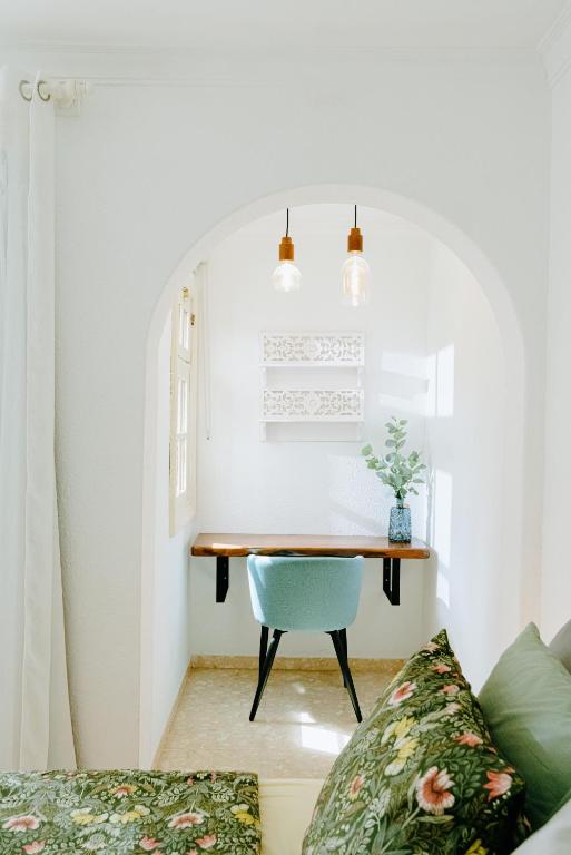 1BDR Sunny Terrace Apartment - 5