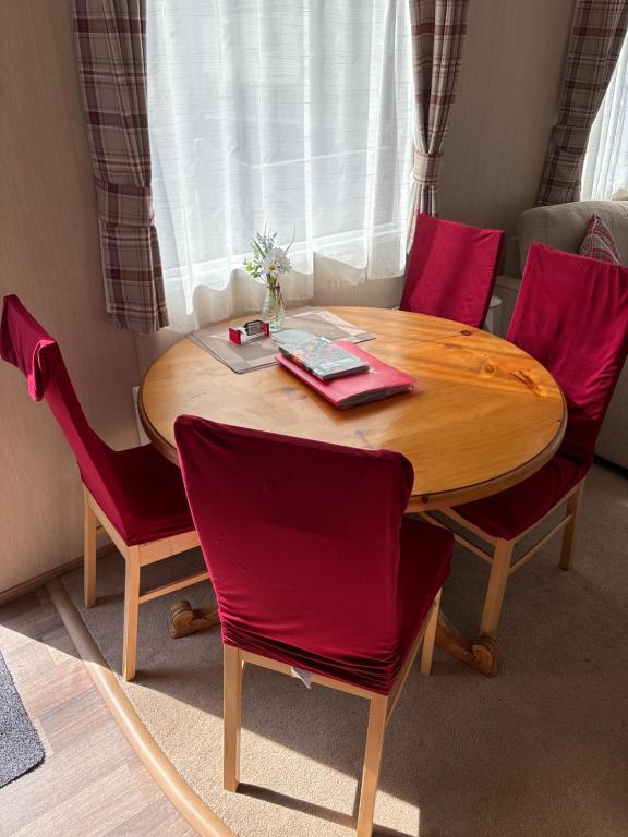 Woodpecker Lodge, Camelot Holiday Park photo 4